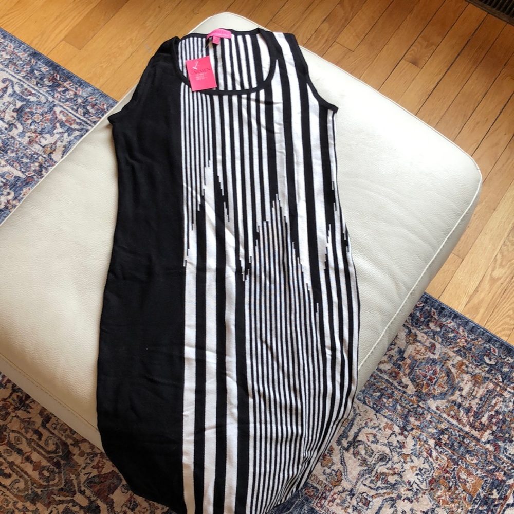 Carmen Marc Valvo sleeveless black/white stripe sweater dress
